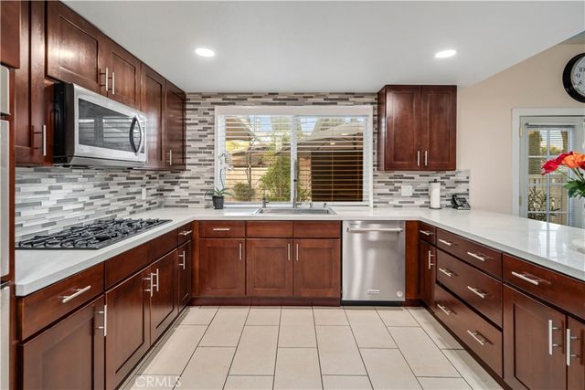 2606 W Avenue J14, Lancaster, CA 93536