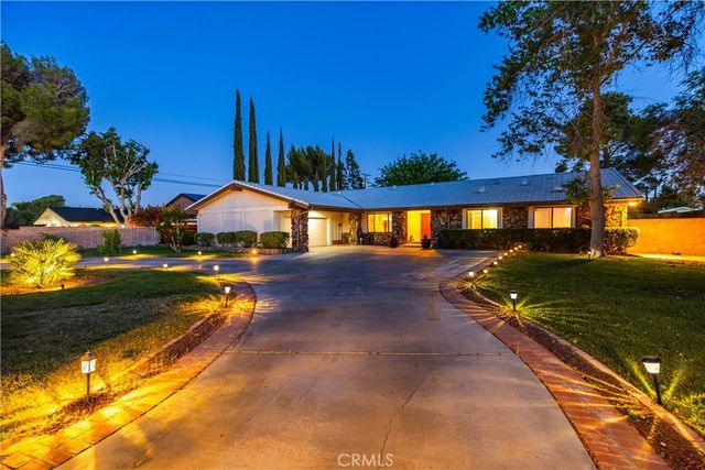 2606 W Avenue J14, Lancaster, CA 93536