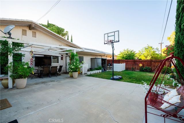 2606 W Avenue J14, Lancaster, CA 93536