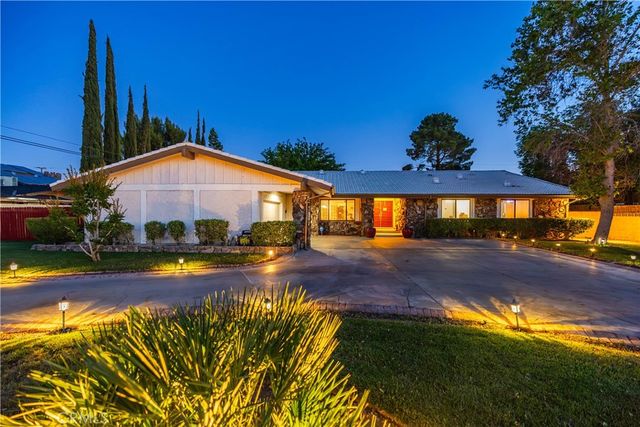 2606 W Avenue J14, Lancaster, CA 93536