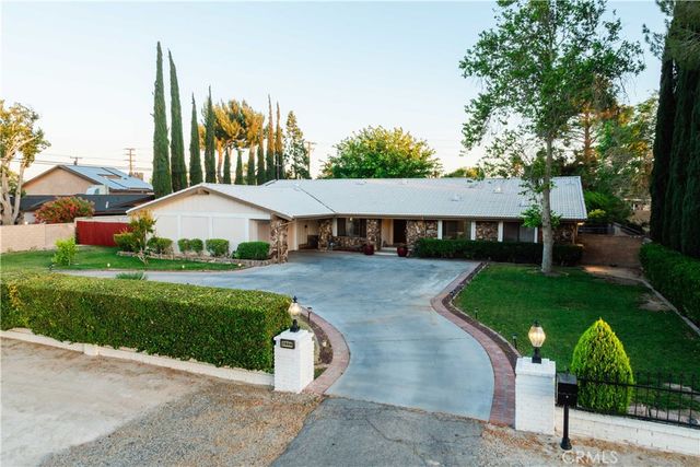 2606 W Avenue J14, Lancaster, CA 93536