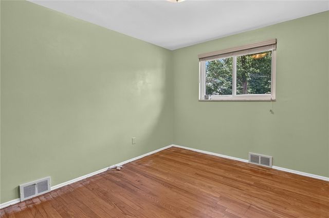 385 MAPLEWOOD DRIVE, Mt Lebanon, PA 15243