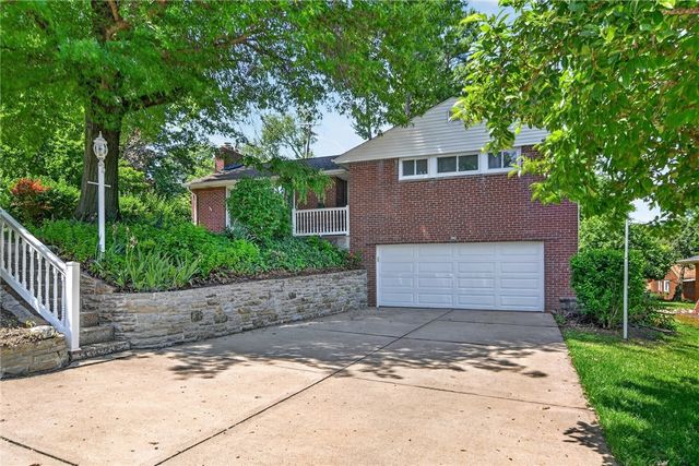 385 MAPLEWOOD DRIVE, Mt Lebanon, PA 15243