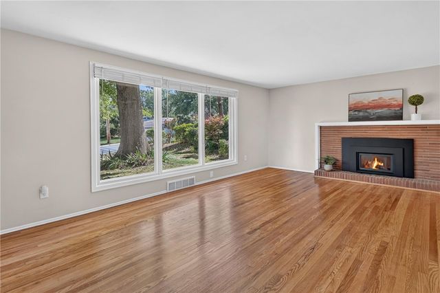 385 MAPLEWOOD DRIVE, Mt Lebanon, PA 15243