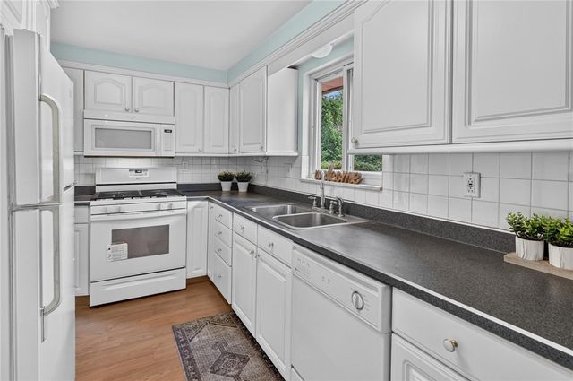 385 MAPLEWOOD DRIVE, Mt Lebanon, PA 15243