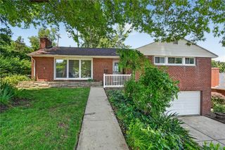 385 MAPLEWOOD DRIVE, Mt Lebanon, PA 15243
