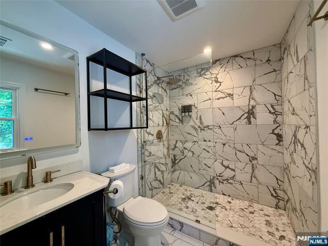 36 Kinderkamack Road, Hillsdale, NJ 07642
