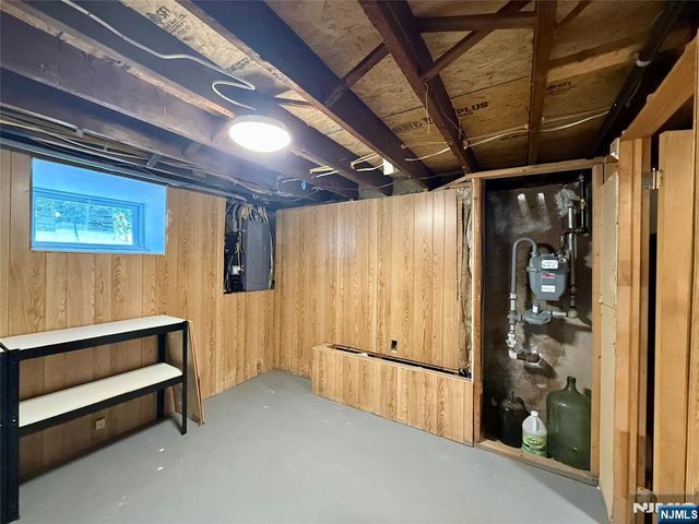36 Kinderkamack Road, Hillsdale, NJ 07642