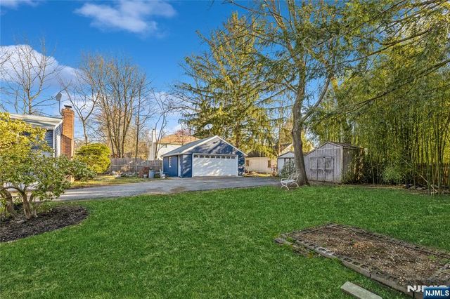36 Kinderkamack Road, Hillsdale, NJ 07642