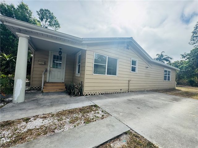 3768 Desoto AVE, Fort Myers, FL 33916