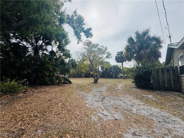 3768 Desoto AVE, Fort Myers, FL 33916