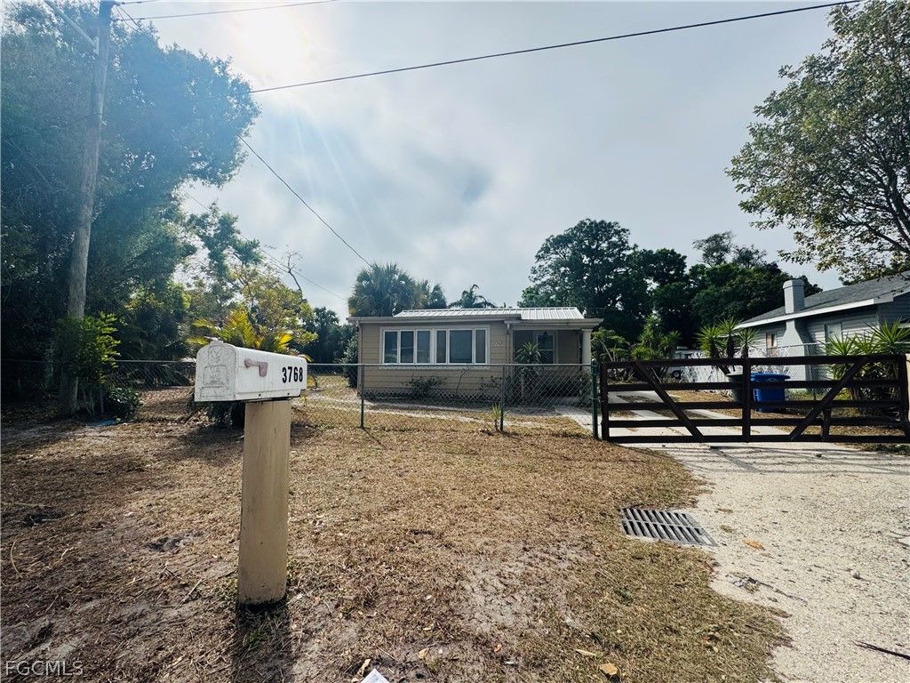 3768 Desoto AVE, Fort Myers, FL 33916