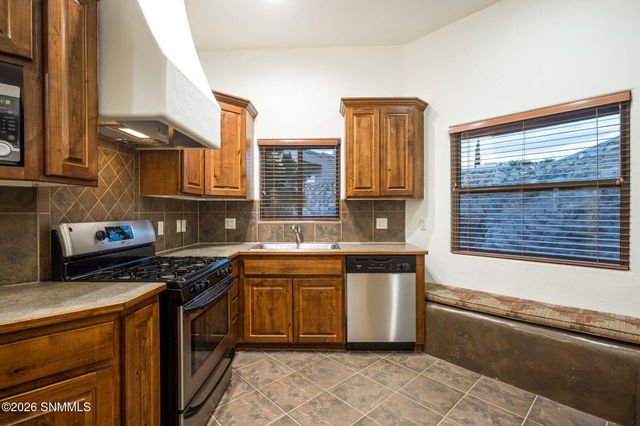 2552 Scenic Crest Loop, Las Cruces, NM 88011