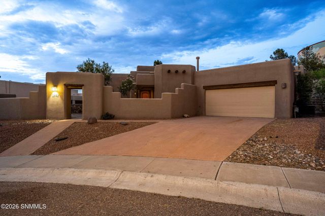 2552 Scenic Crest Loop, Las Cruces, NM 88011