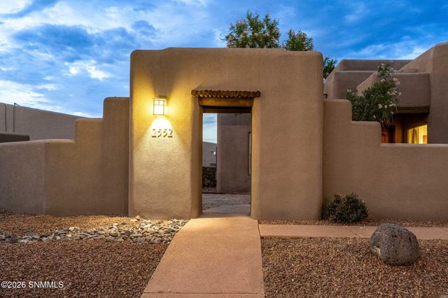 2552 Scenic Crest Loop, Las Cruces, NM 88011