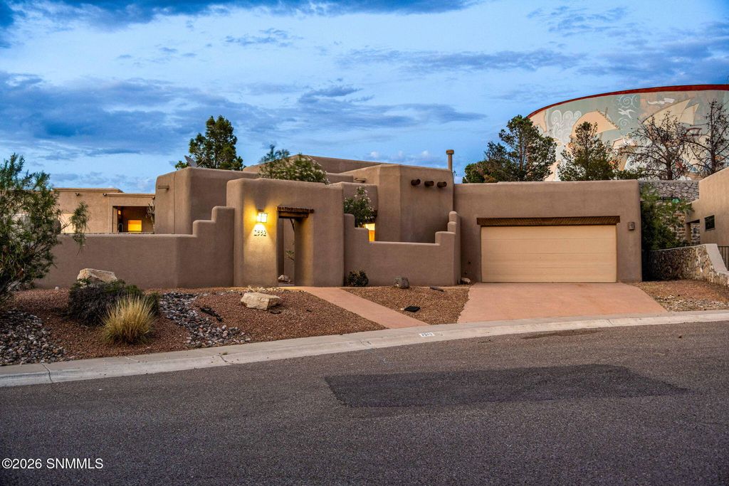 2552 Scenic Crest Loop, Las Cruces, NM 88011
