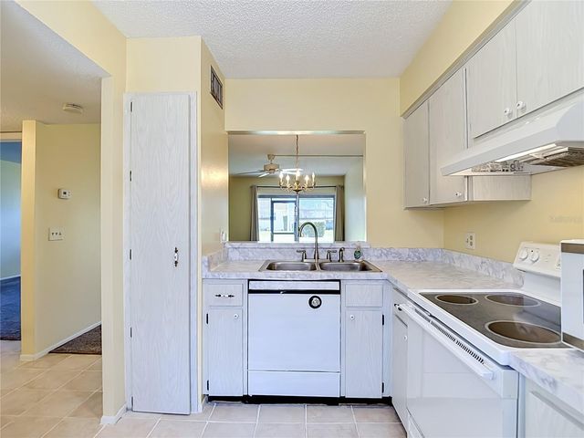 11132 PEMBRIDGE COURT 6, Port Richey, FL 34668