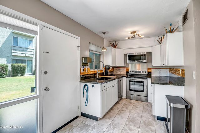 4600 N 68TH Street 313, Scottsdale, AZ 85251