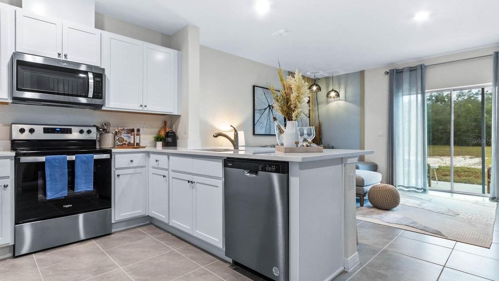 Image 9 of property listing at 1027 SPOTTED EGRET LOOP, Ruskin, FL 33570