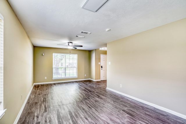 11126 31st Avenue N, Texas City, TX 77591