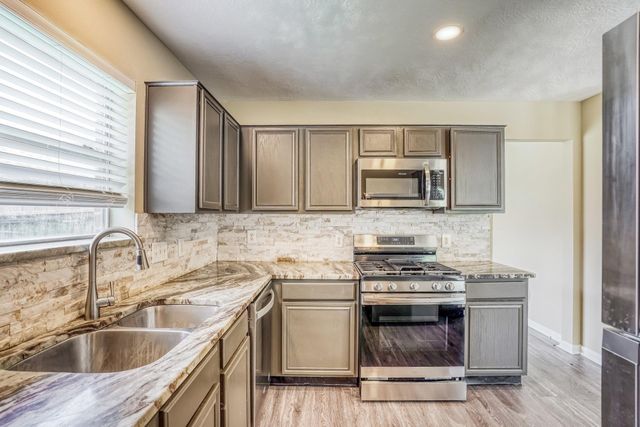 11126 31st Avenue N, Texas City, TX 77591