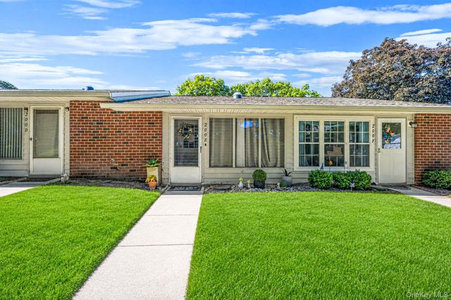 200 NewCastle Court E, Ridge, NY 11961