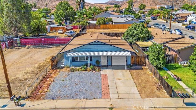 961 Park, Lake Elsinore, CA 92530