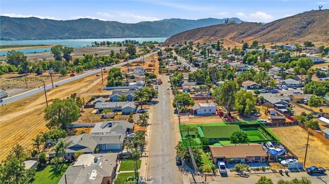 961 Park, Lake Elsinore, CA 92530