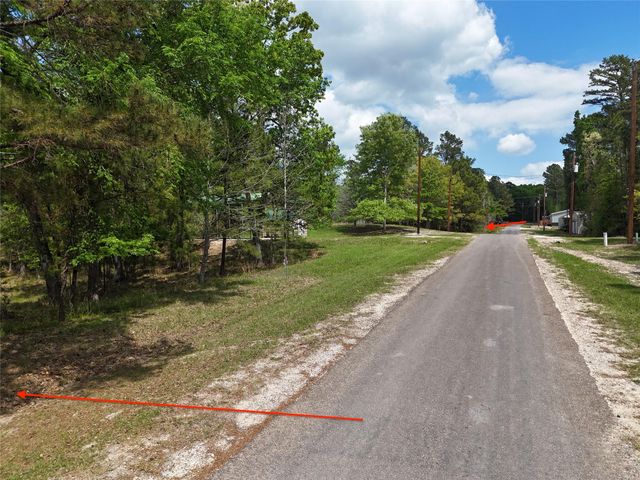 310 Oakwood Lane, Trinity, TX 75862