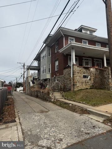 1319 PERRY ST, Reading, PA 19604