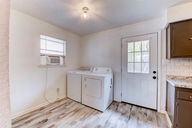 1604 Texas Street, Alvin, TX 77511