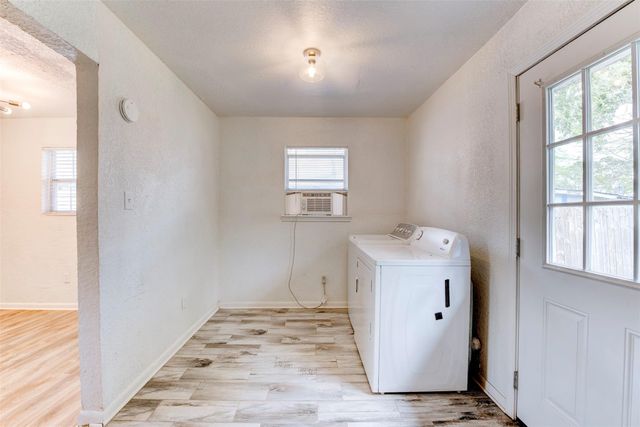 1604 Texas Street, Alvin, TX 77511