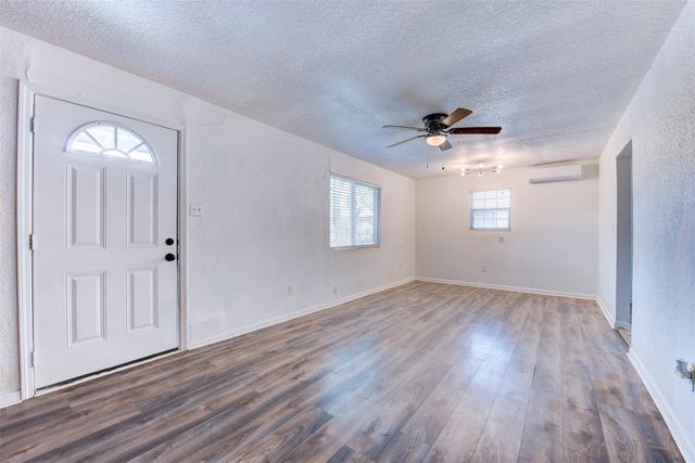 1604 Texas Street, Alvin, TX 77511