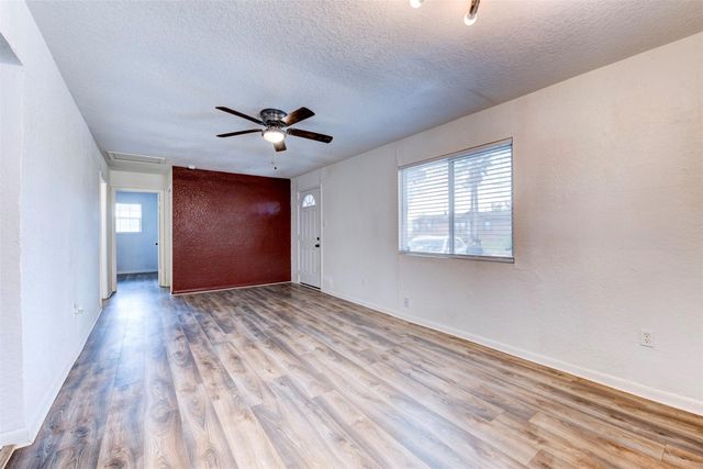 1604 Texas Street, Alvin, TX 77511