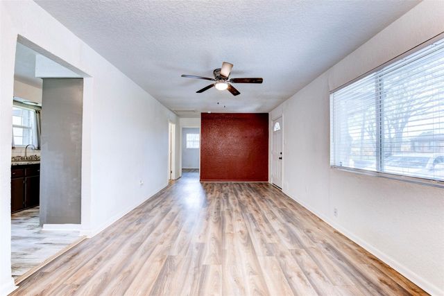 1604 Texas Street, Alvin, TX 77511