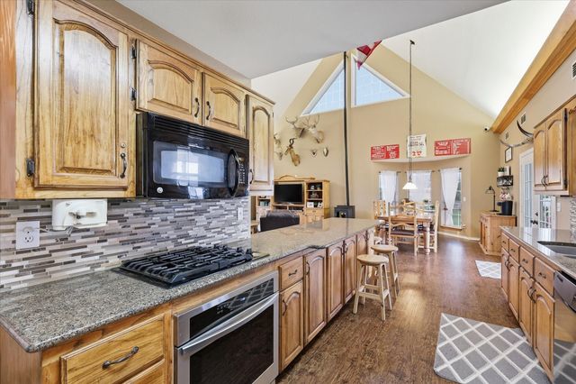 421 County Road 3342, Paradise, TX 76073