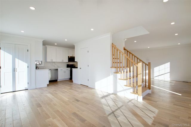 1 Manhasset Avenue, Port Washington, NY 11050