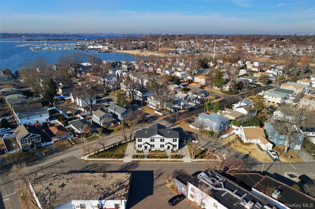 1 Manhasset Avenue, Port Washington, NY 11050