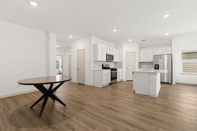 203 Mulberry Creek LN, Hutto, TX 78634