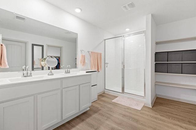 203 Mulberry Creek LN, Hutto, TX 78634