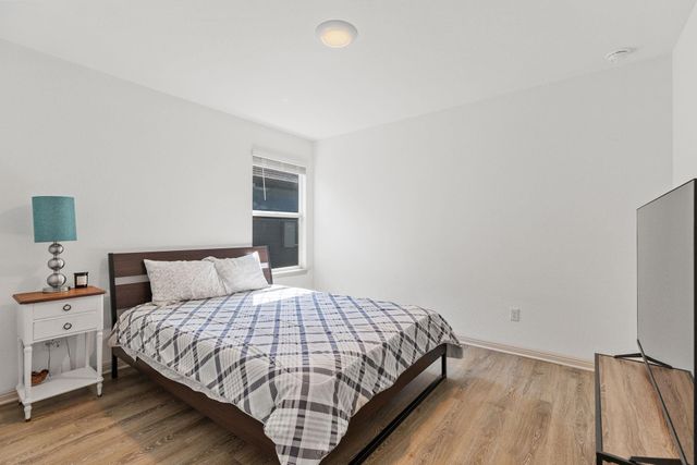 203 Mulberry Creek LN, Hutto, TX 78634