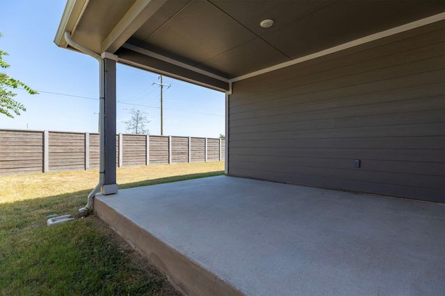 203 Mulberry Creek LN, Hutto, TX 78634