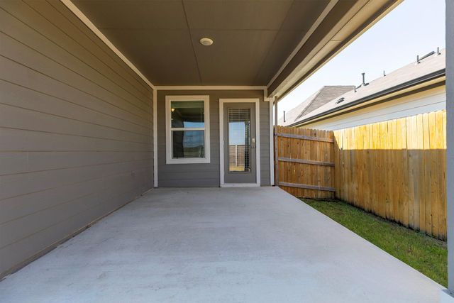 203 Mulberry Creek LN, Hutto, TX 78634