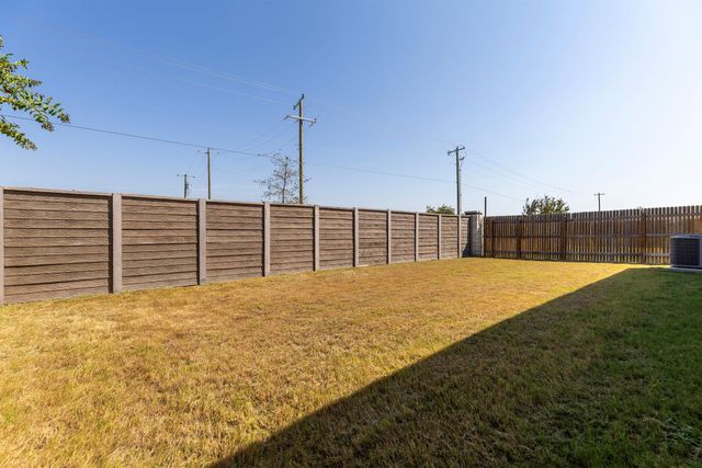 203 Mulberry Creek LN, Hutto, TX 78634