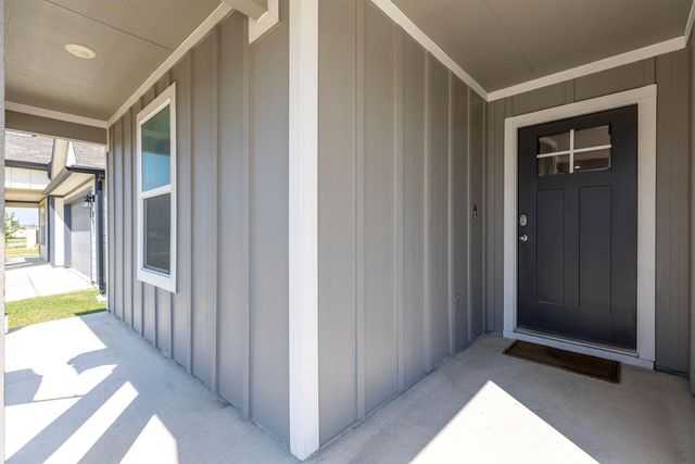 203 Mulberry Creek LN, Hutto, TX 78634