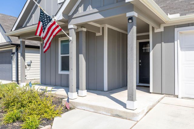 203 Mulberry Creek LN, Hutto, TX 78634