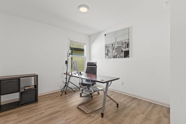 203 Mulberry Creek LN, Hutto, TX 78634