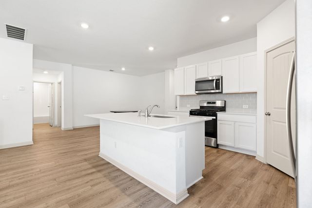 203 Mulberry Creek LN, Hutto, TX 78634