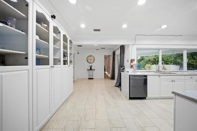 4020 NW 101ST Drive, Coral Springs, FL 33065
