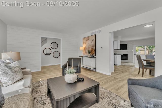 39202 Dillingham Street, Westland, MI 48186